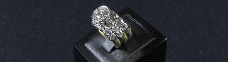 18ct yellow gold half round band Ring