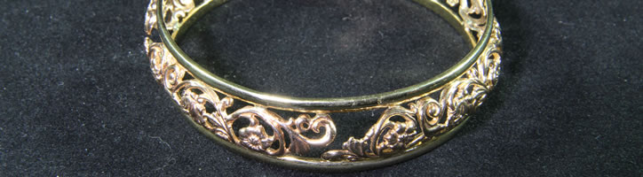 9ct yellow gold hollow half round bangle